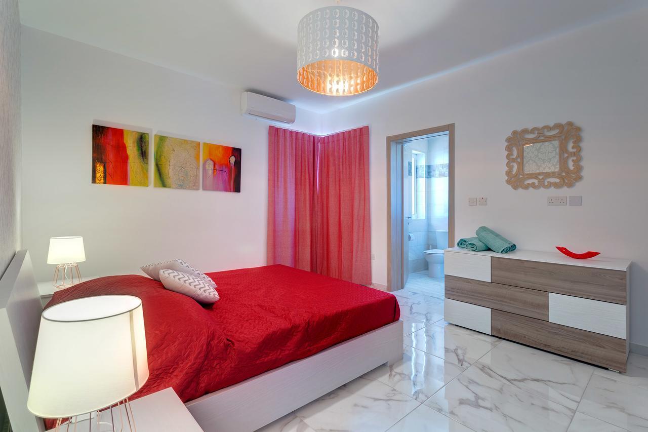 Marvelous 2 Bedroom Apartment By The Sea Qawra Zewnętrze zdjęcie